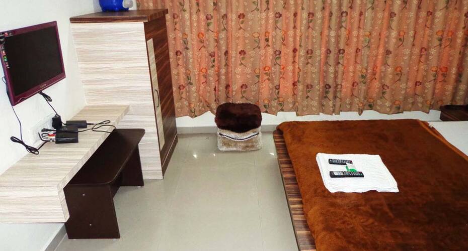 Hotel Om Palace Guest House, Ahmedabad 5
